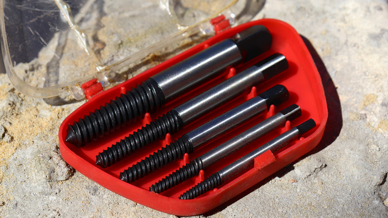 Screw extractor kit