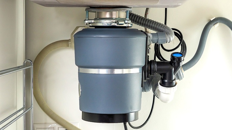 Heavy duty garbage disposal