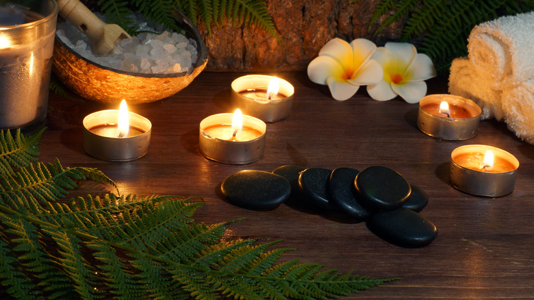 Stone and candles to achieve feng shui
