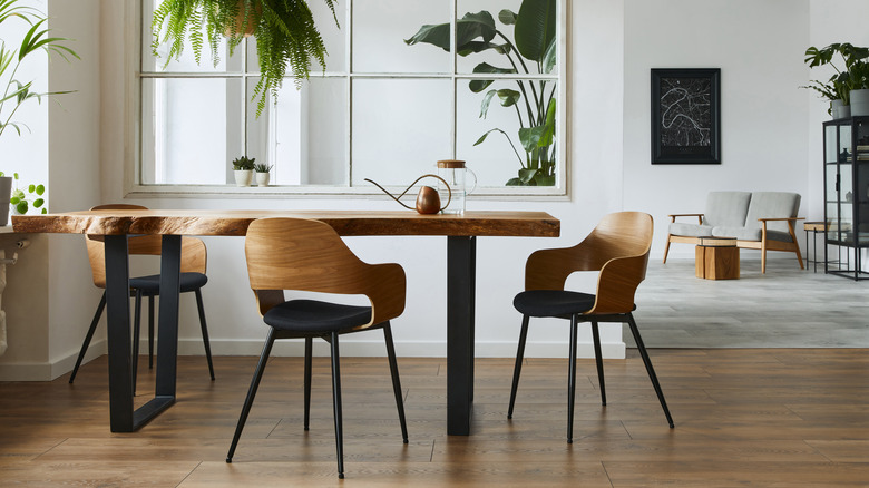 minimalist dining room space 