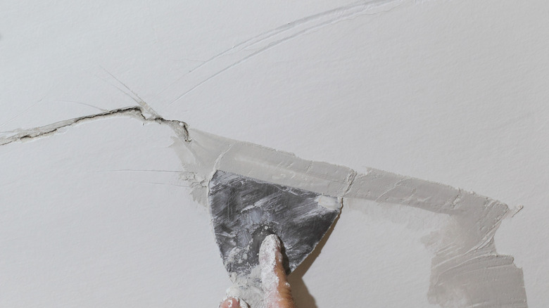 repairing a ceiling crack