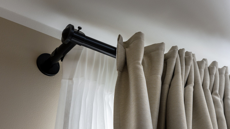 Close up of a curtain on a curtain rail