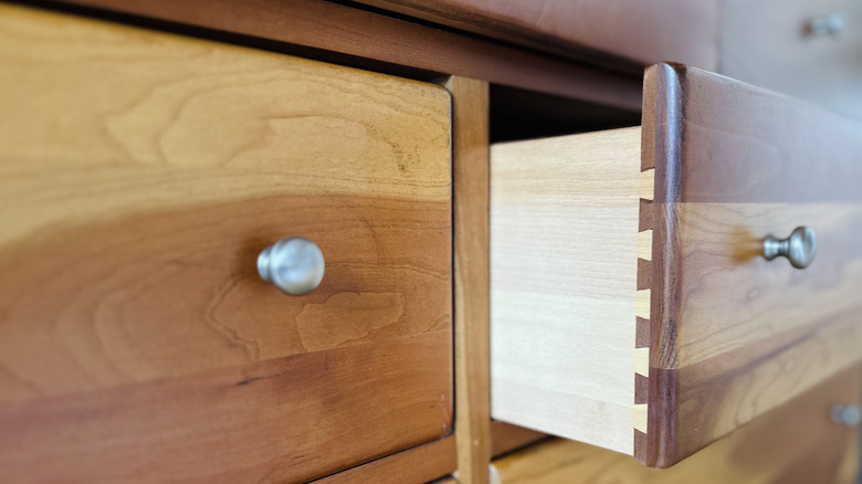 Joinery on a solid wood drawer