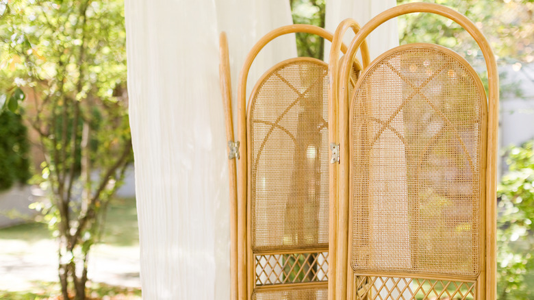 room divider used outdoors