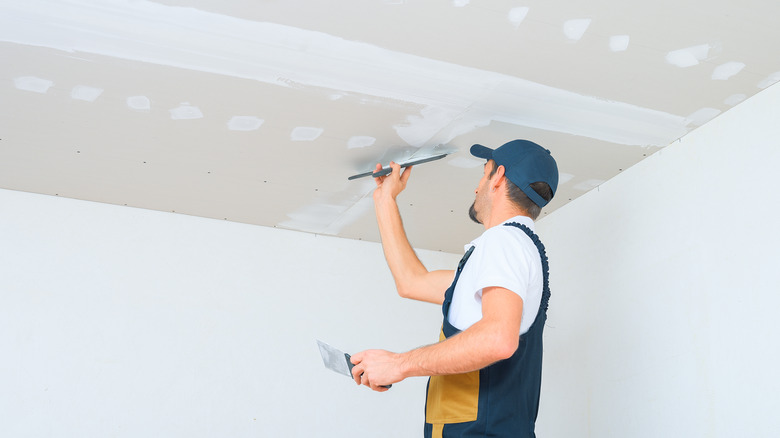 contractor building ceiling