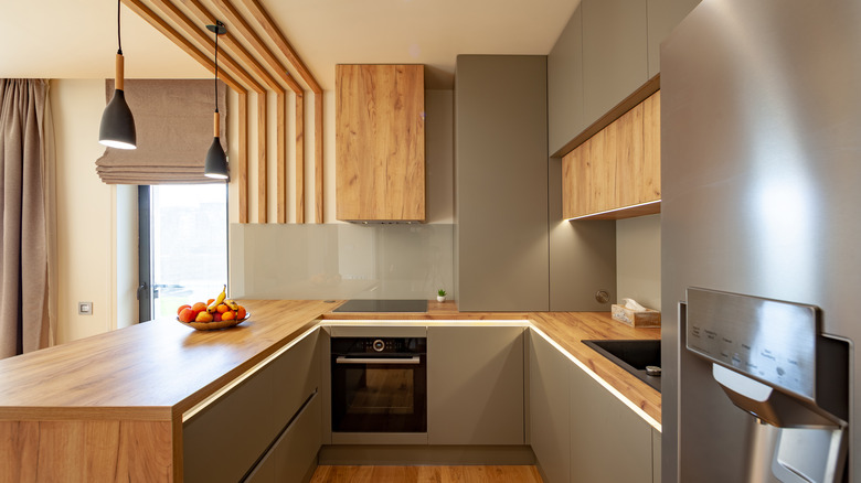 Grey U-shaped kitchen