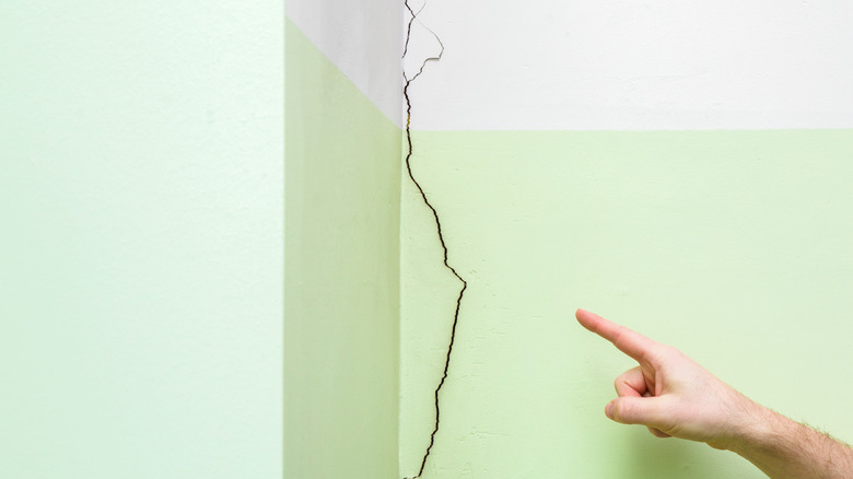 Cracks in drywall 