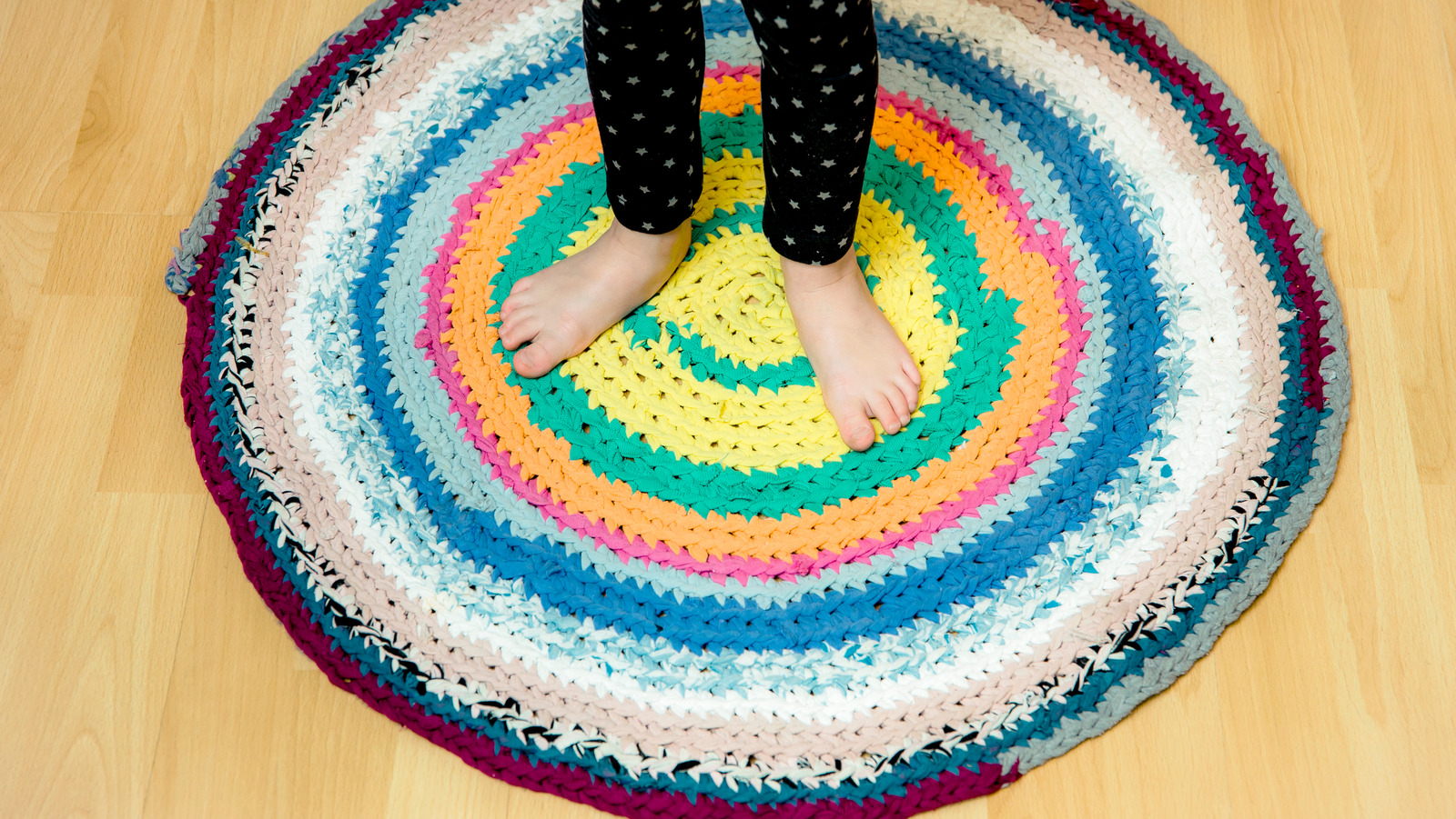 How To Make A Braided Rag Rug From Old Sheets Or TShirts