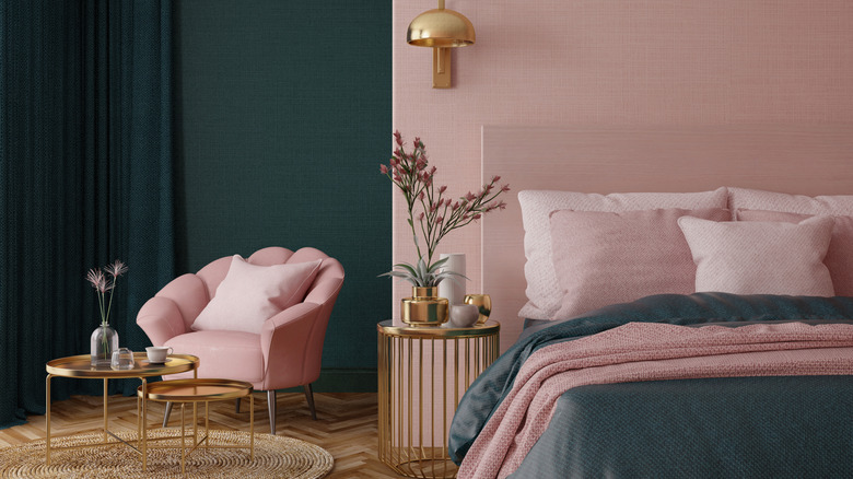 Modern bedroom with dusty pink and jewel green regency style colors