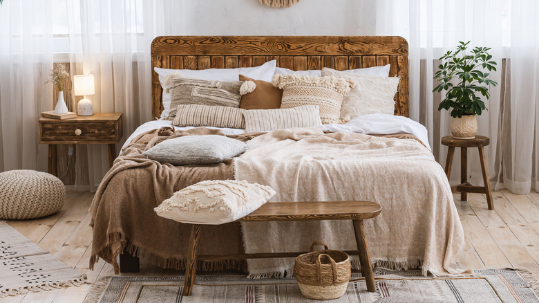 How To Make Your Bed The Right Way According To Designer Emily Henderson