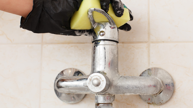 sponge cleaning hard water stains