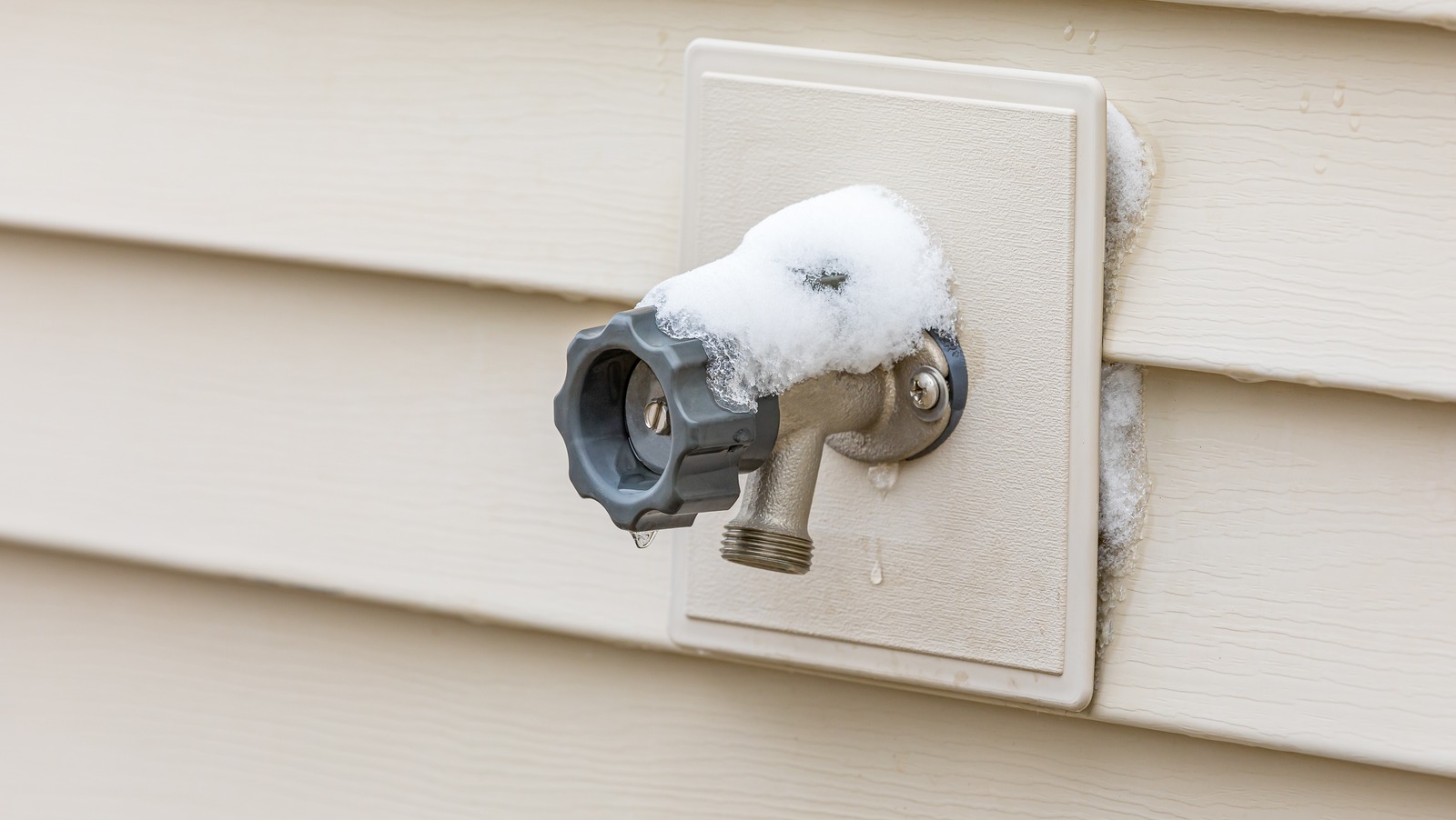 Winterizing Exterior Faucets: DIY Cold-Weather Protection