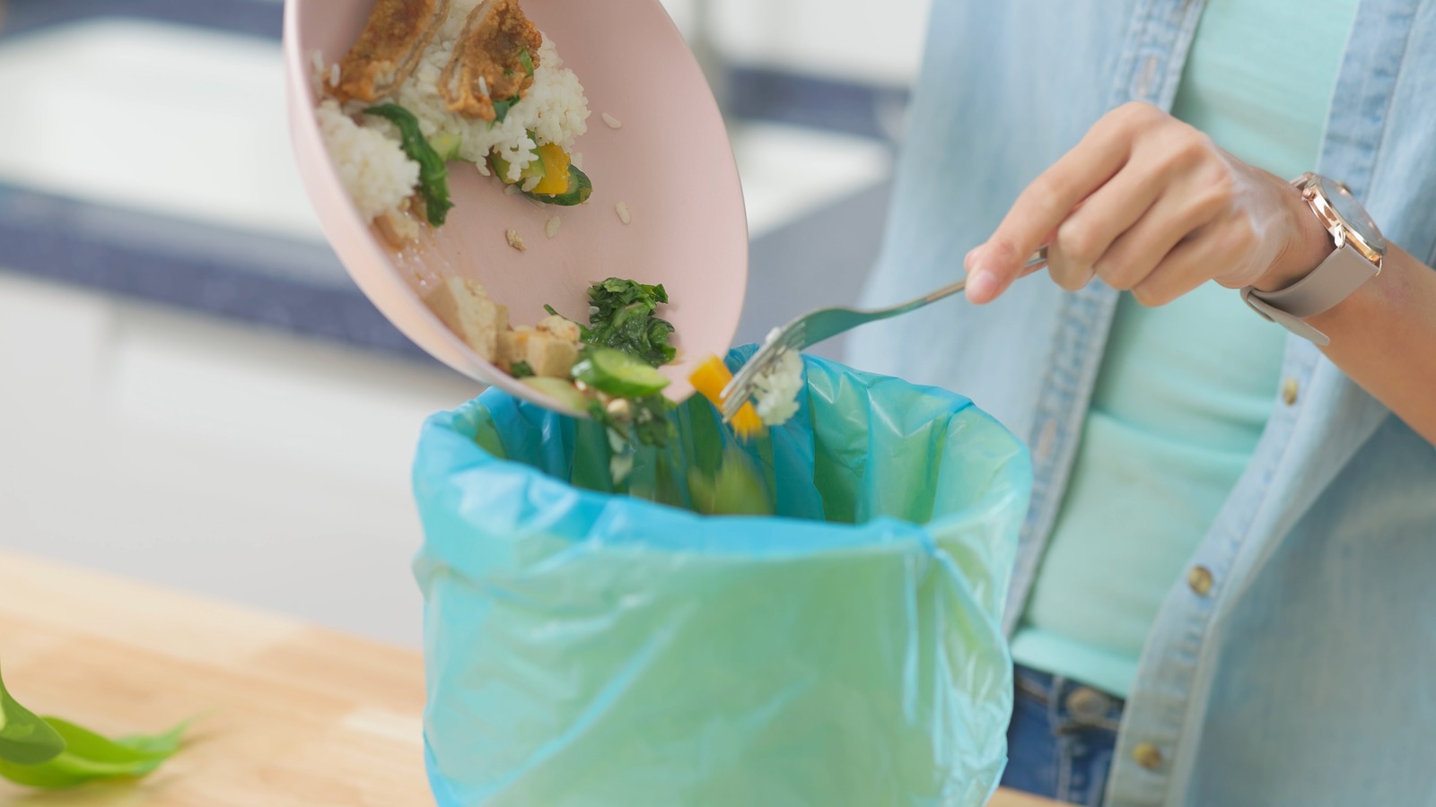 How To Make Your Own Indoor Composting Bin With These 4 Simple Steps