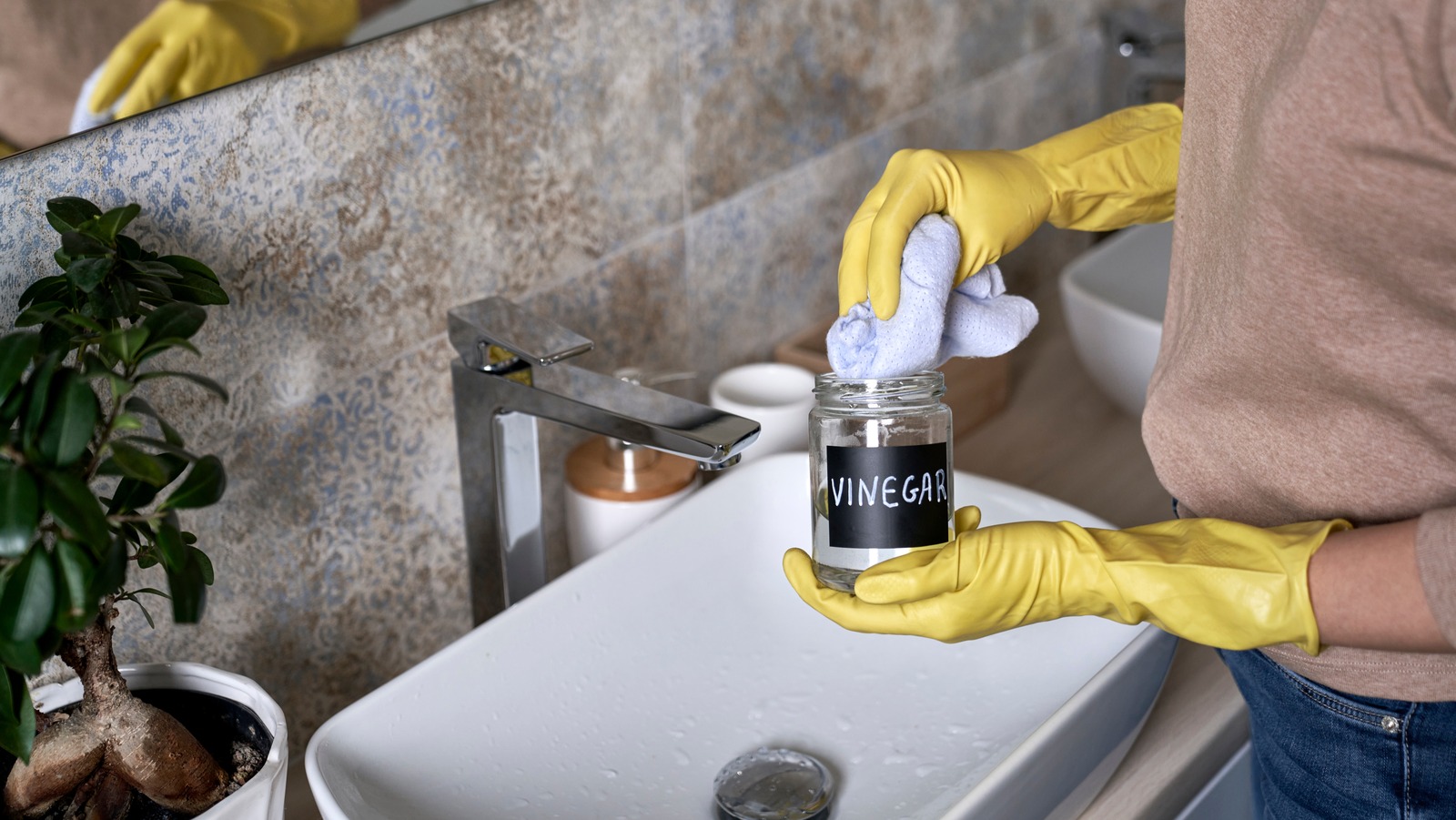 How To Mask The Smell Of The Vinegar While Cleaning Your Home