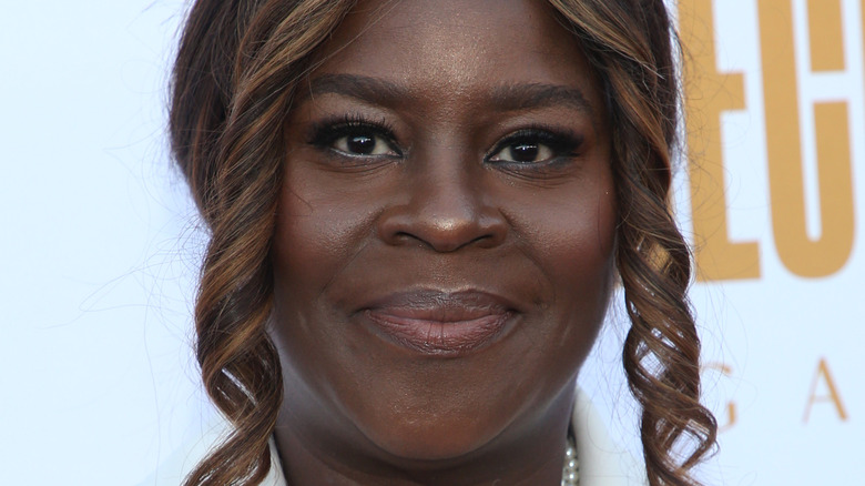 Retta close-up