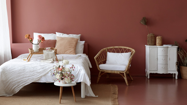 Lush tidy guest room 