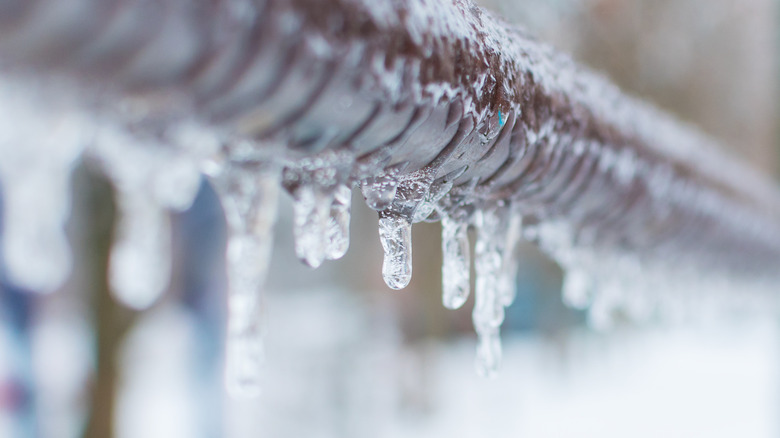 ice forming on pipe