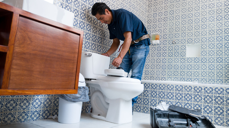 Replacing toilet and toilet flange