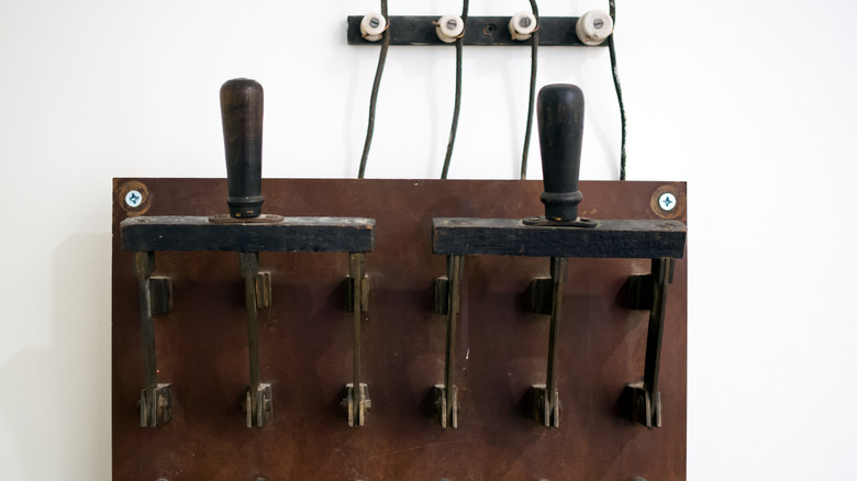 Old electric knife switch