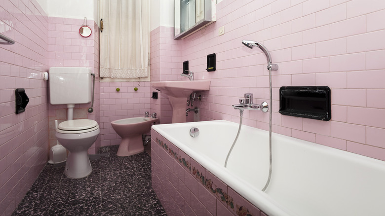 vintage pink tiled bathroom