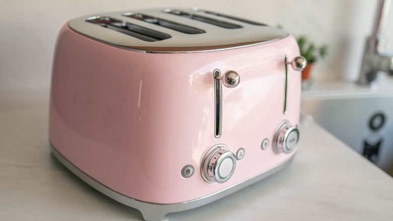 Pink retro-inspired toaster