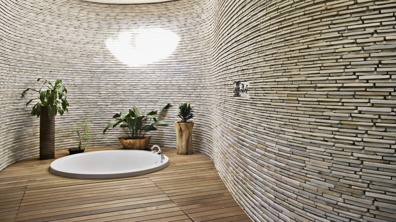 Curved wall in a modern bathroom