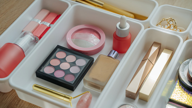 Stackable bins for drawer organization
