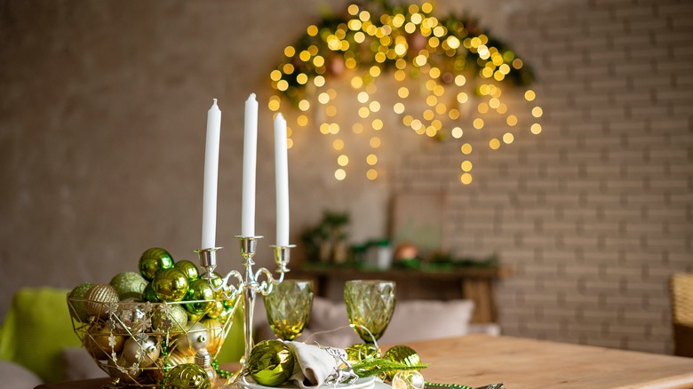 holiday dining table with chandelier 