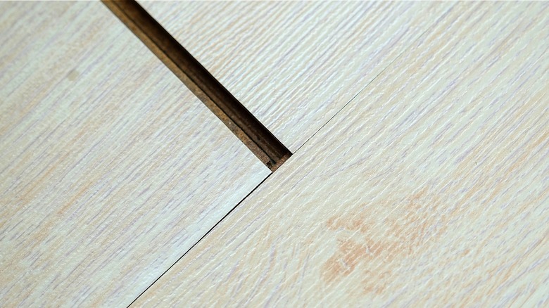 Gap in laminate flooring