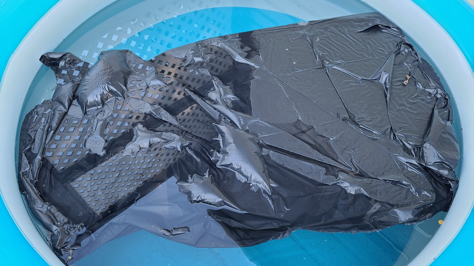 How To Use Trash Bags To Naturally Heat Your Pool