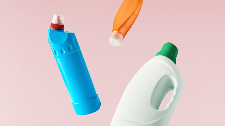 Free falling household cleaners
