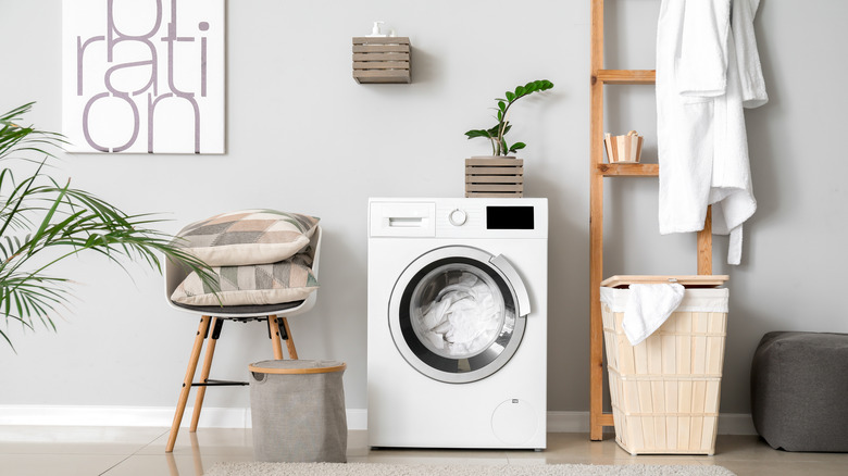 Modern laundry room 