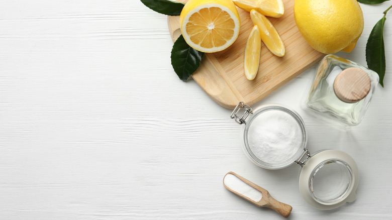 jar of baking soda