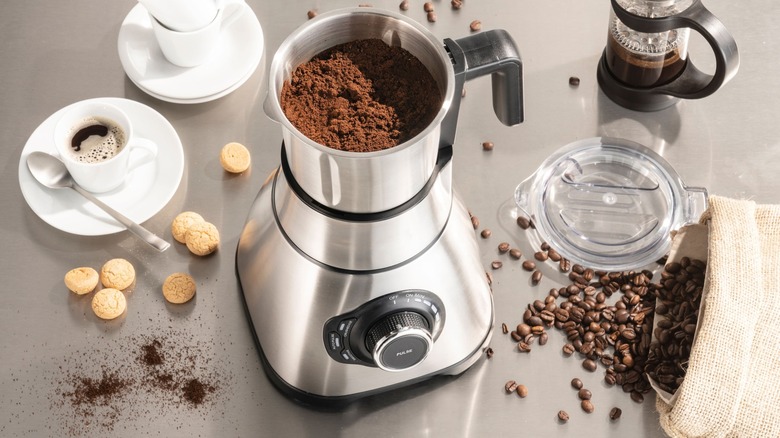 Coffee grinder with whole beans