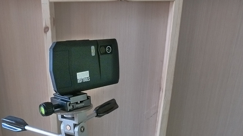 The HSFTools HP96 in front of an uninsulated wall