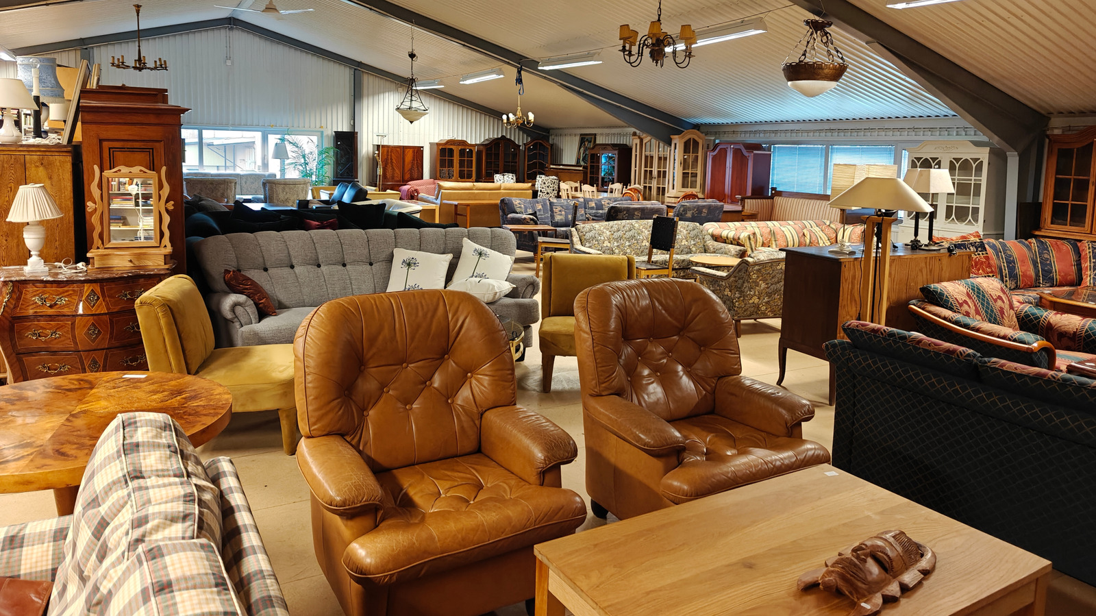 If You Know These 15 Vintage Furniture Brands, You’re A True Thrift Store Pro