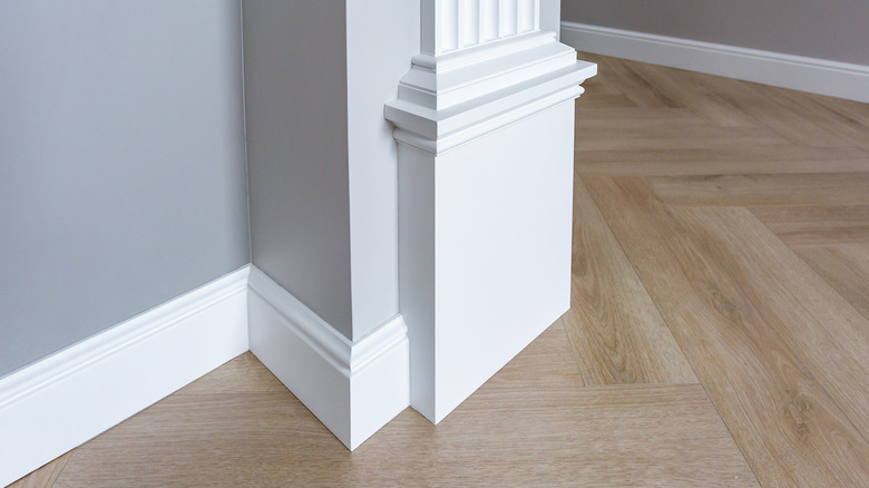 baseboard trim house floor