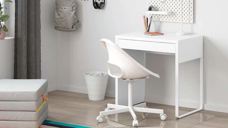 Small white desk with drawer