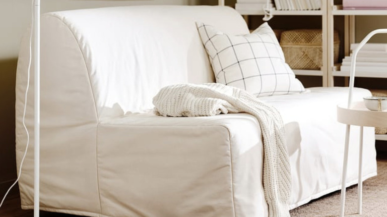 IKEA LYCKSELE LÖVÅS with checked pillows