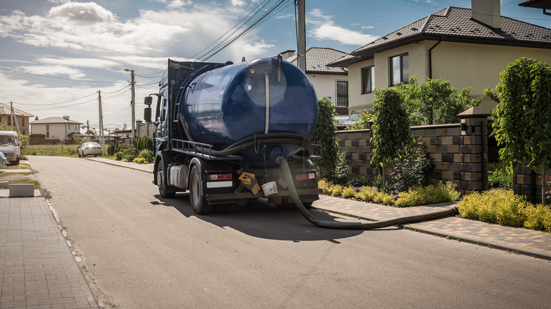 septic tank truck