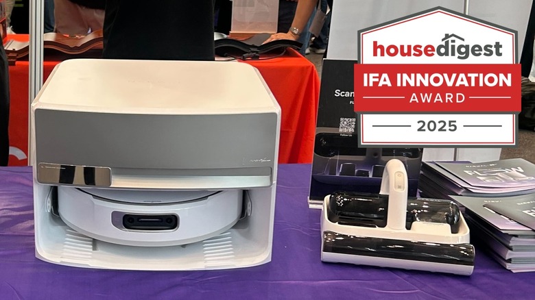 Narwal Flow at IFA with House Digest IFA Innovation Award badge