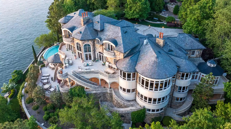 Aerial view of Tennessee mansion