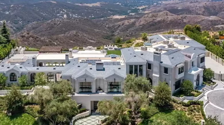 mansion in Calabasas