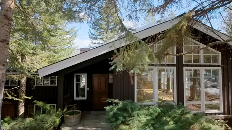Exterior view of the mountain house by Joanna and Chip Gaines
