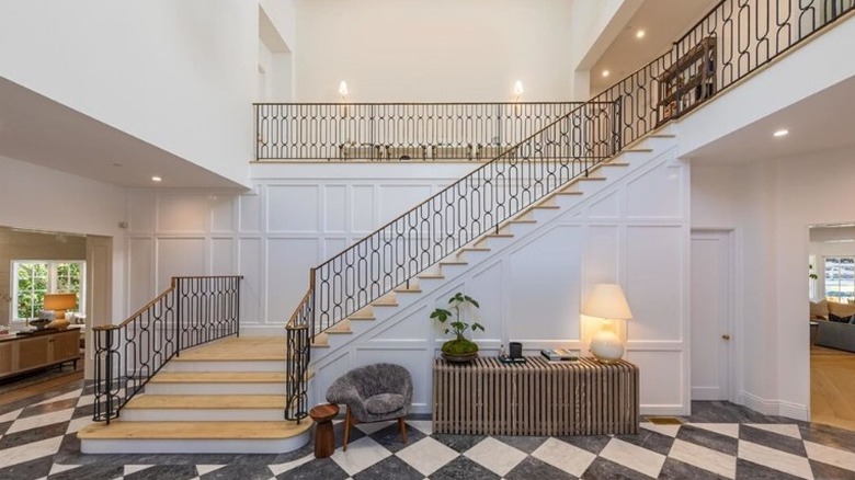 Mandeville property formal foyer