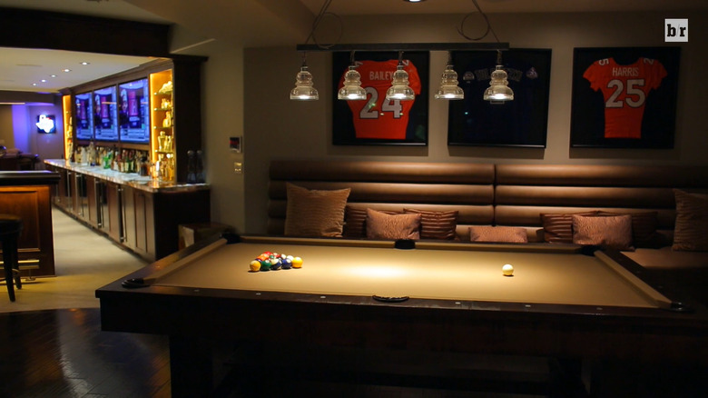 Luxurious modern basement