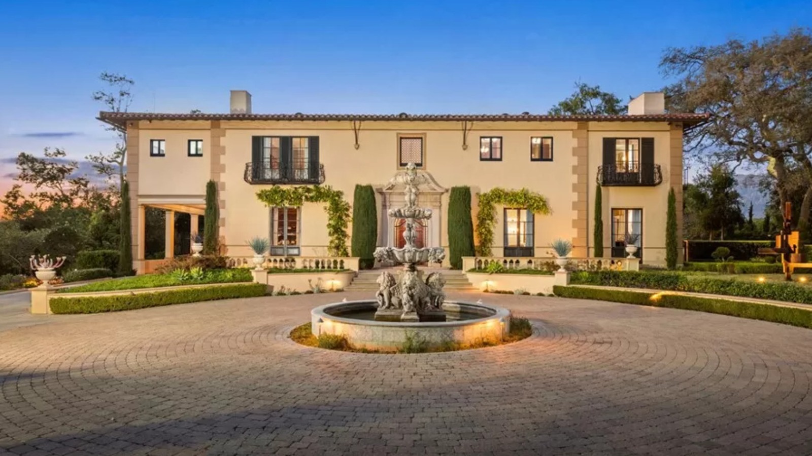 Inside The Stunning Wallace NeffDesigned California Mansion That's For