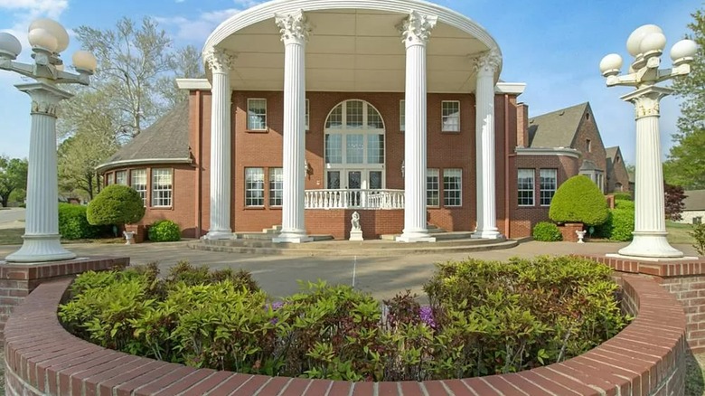 front entrance to Ohio home