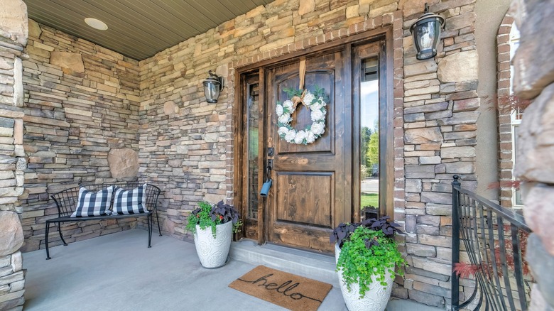 Stone veneer exterior entryway