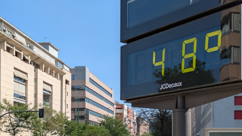 An outdoor thermometer in Spain registers 48 degrees Celsius.